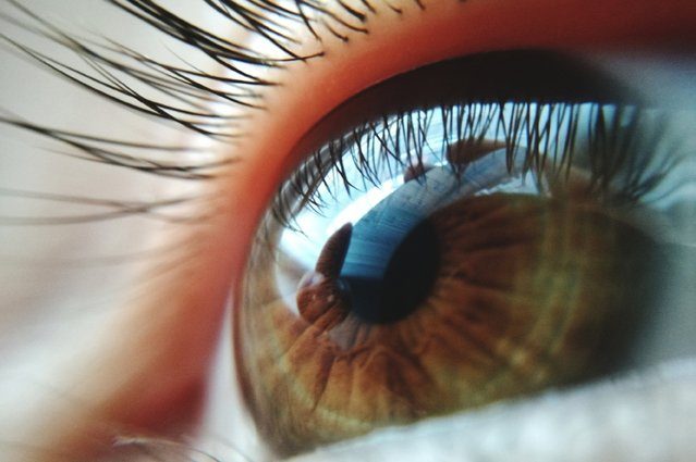 Bei der Augenkrankheit "Grauer Star" gilt eine Operation als die einzig wirksame Therapie. (Bildquelle: ERGO Group)