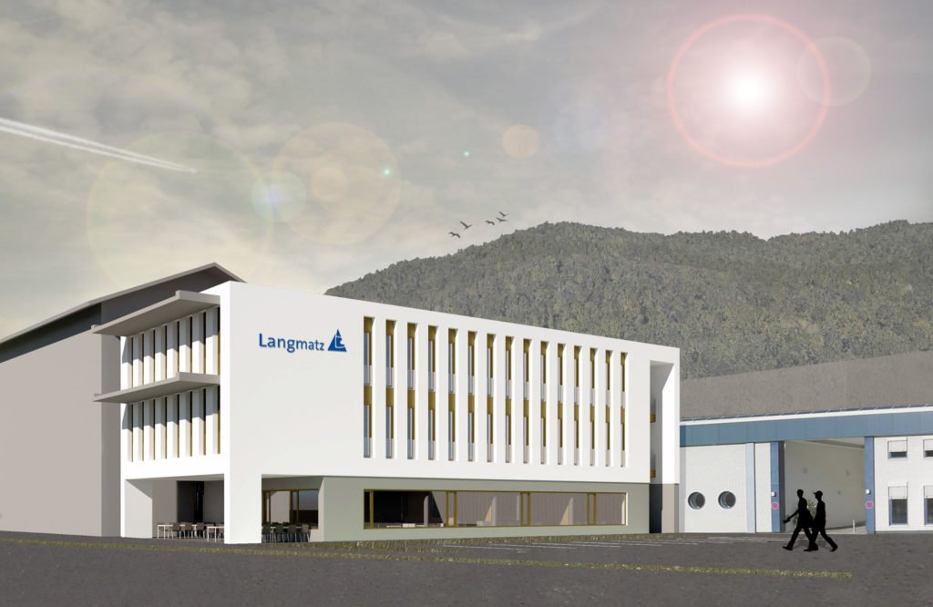 Das neue dreistöckige Bürogebäude von Langmatz in Oberau. (Bildquelle: Peneder)