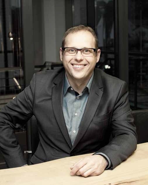 Marcel Schuckel ist Diplom-Architekt und Geschäftsführer von Dr. Holzinger. Das Familienunternehmen setzt Marken in Szene.