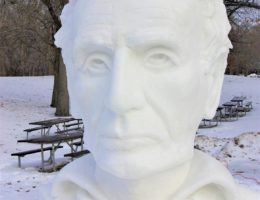Abraham Lincoln war 2019 das Siegermotiv beim Schneeskulpturen-Wettbewerb in Rockford.