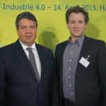 Thilo Schneider und Sigmar Gabriel beim Industrie 4.0-Treffen in Hannover