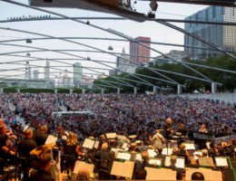 Open-Air-Auftritt des Grant Park Orchestra in Chicago. (Bildquelle: Chuck Osgood)