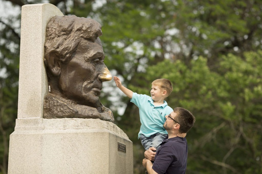 Abraham Lincolns Grab in Springfield ist eine beliebte Besucherattraktion.