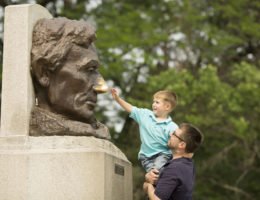 Abraham Lincolns Grab in Springfield ist eine beliebte Besucherattraktion.