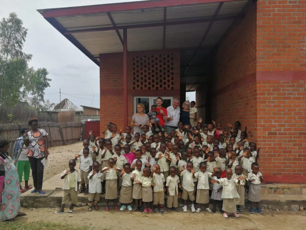 Holger Linke beim Besuch der Vorschule in Gatumba (Burundi)