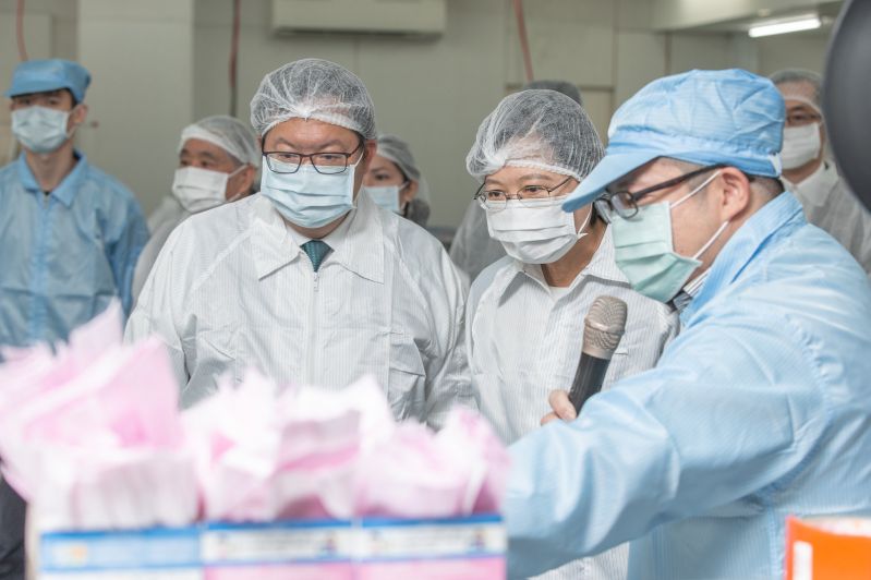 Präsidentin Tsai Ing-wen_Chirurgenmasken-Produktionsstätte in Taoyuan. (Foto mit freundlicher Genehmigung des Präsidialamtes)
