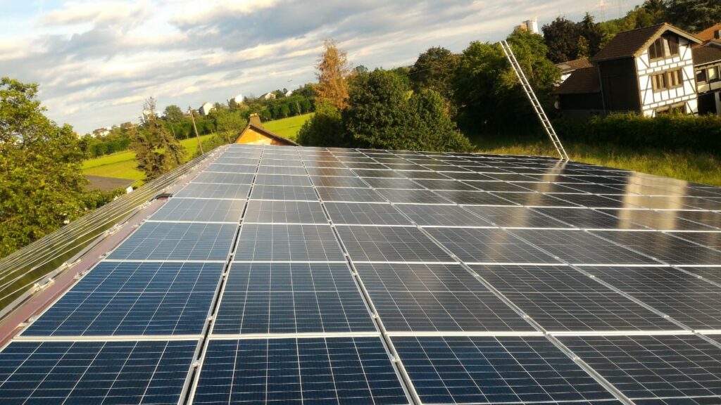 Sun Contracting AG_Photovoltaikanlage_Reitstall Sonnenhof_Hattersheim