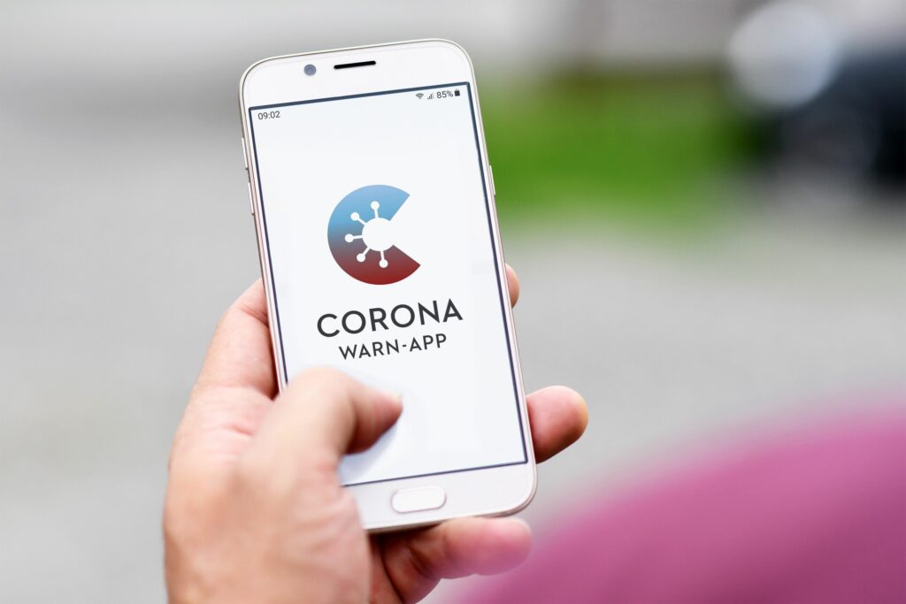 Die BIG empfiehlt die Nutzung der Corona-Warn-App. (Bildquelle: Firn - stock.adobe.com)