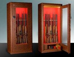 Gute aufbewahrt im gläsernen Tresor: Ob aufwendig gefertigte Waffe oder antikes Sammlerstück. (Bildquelle: Hartmann Tresore)
