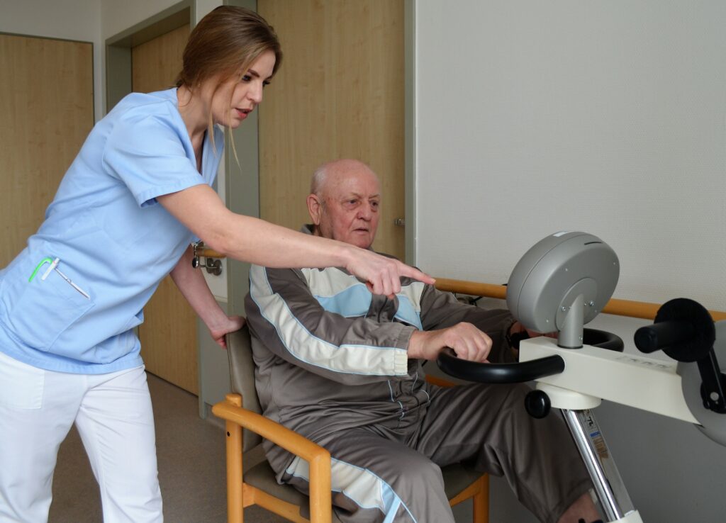 Physiotherapie gehört im AlterTraumaZentrum im Gesundheitszentrum Bitterfeld/Wolfen zum multirofessionellen Behandlungskonzept.