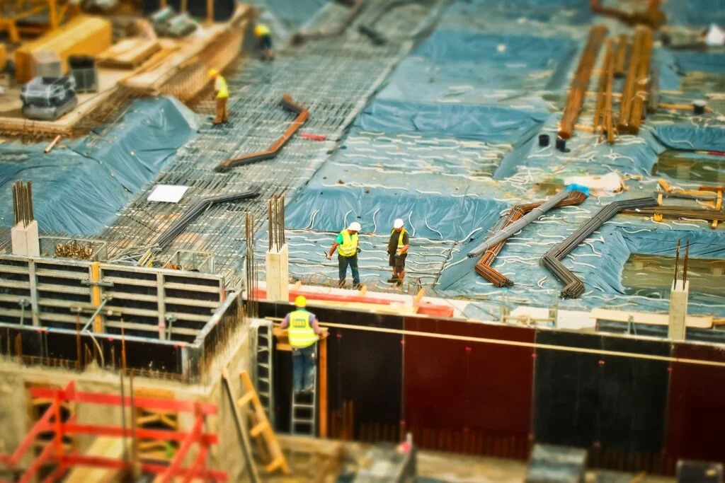 Arbeiter auf einer Baustelle; Foto: Pexels