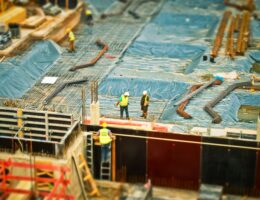 Arbeiter auf einer Baustelle; Foto: Pexels