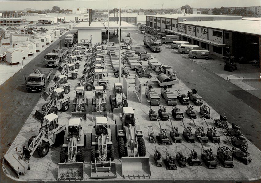 Schon 1980 verfügte HKL über einen großen Mietpark an kompakten Baumaschinen und Geräten.