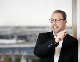 Thomas Gelmi unterstützt Unternehmen und deren Führungscrew – während und nach der Krise (Bildquelle: Uwe Klössing | www.werdewelt-berlin.info)