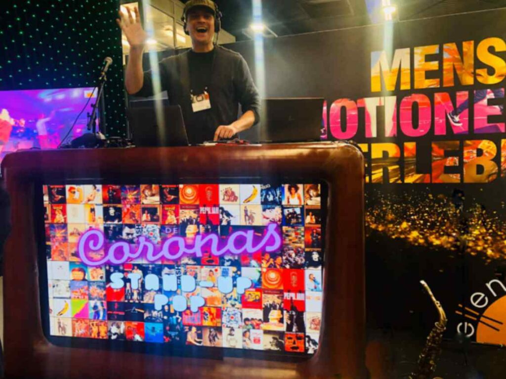 De Coronas erweitern Showkonzept um DJ+-Livekünstler