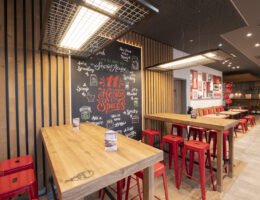 KFC hat ein neues Restaurant am Bahnhof Altona in Hamburg eröffnet.