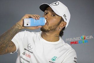 Lewis erzielte die 93. Pole Position in seiner Formel 1-Karriere, Copyright: Mandoga Media