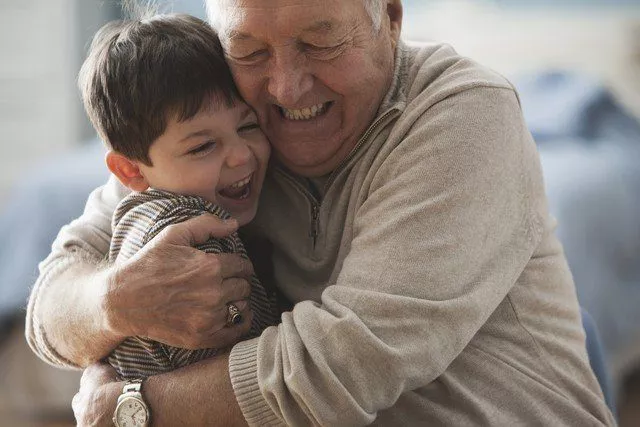Darlehen für Rentner und Senioren | Allianz Tel. 0421-83673100 (Foto: gettyimages / Allianz)