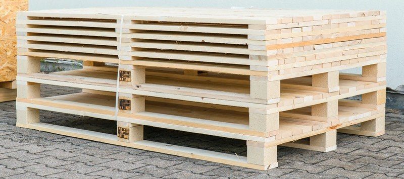 Holz Paletten können eine hohe Tragleistung bei geringem Gewicht aufweisen.