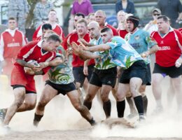 Rugby-Sporler zeigen Einsatz... (Bildquelle: 12019)
