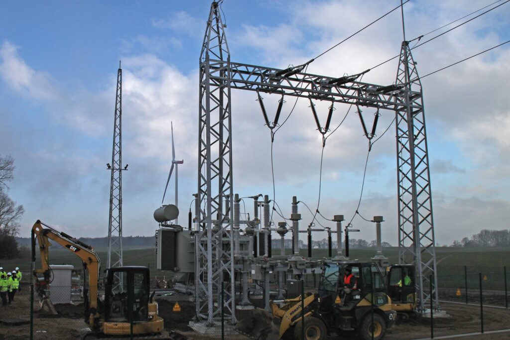 E.DIS hat bei der Realisierung des Umspannwerkes mitgewirkt und es an das Stromnetz angeschlossen.