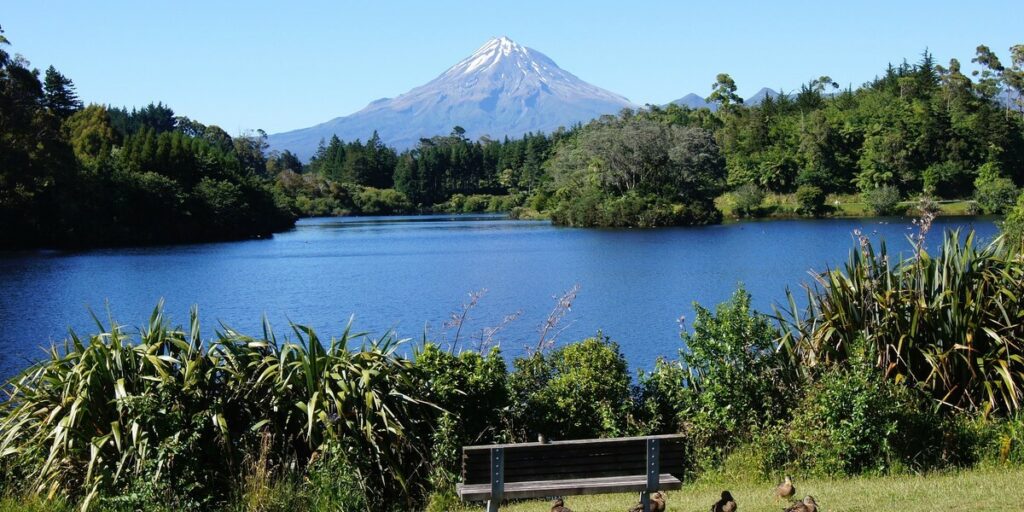NZ Mount Taranaki 2021.02.28 Eisi02q Pixabay 300 aq tiny-42da0cb3