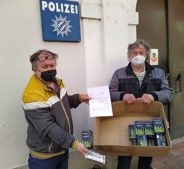 Magere Rückgabe von beschlagnahmten Waren (v.l.)  beklagen Wenzel und Jerry Cerveny. (Bildquelle: @Foto: Josef König für DCI)