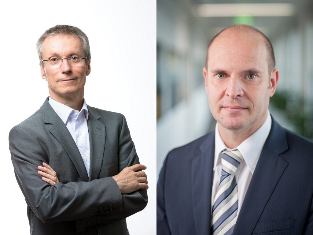 Gerald Huhn (links) übergibt SNP Austria an Stefan Lampl (rechts)