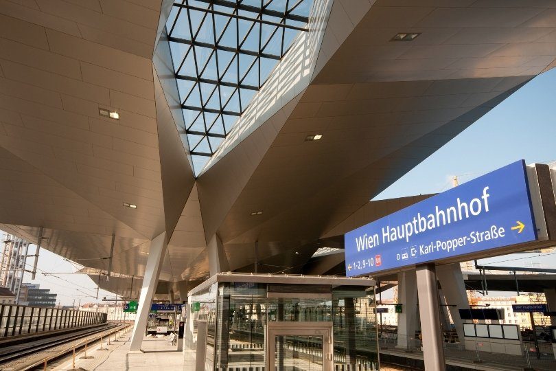 Hauptbahnhof-76a8b2b4