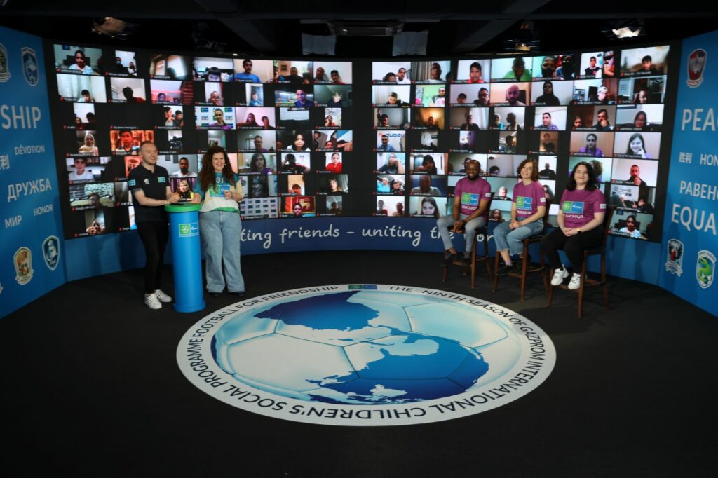 Teilnehmer aus mehr als 200 Ländern beim Internationalen Online-Camp der Freundschaft. Bild: F4F