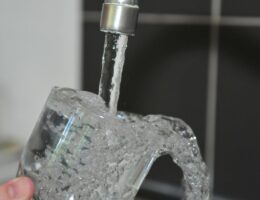 Umkehrosmoseanlage für Trinkwasser mit Aktivkohlefilter - BlueandClear macht mit seiner innovativen (Bildquelle: pixabay)
