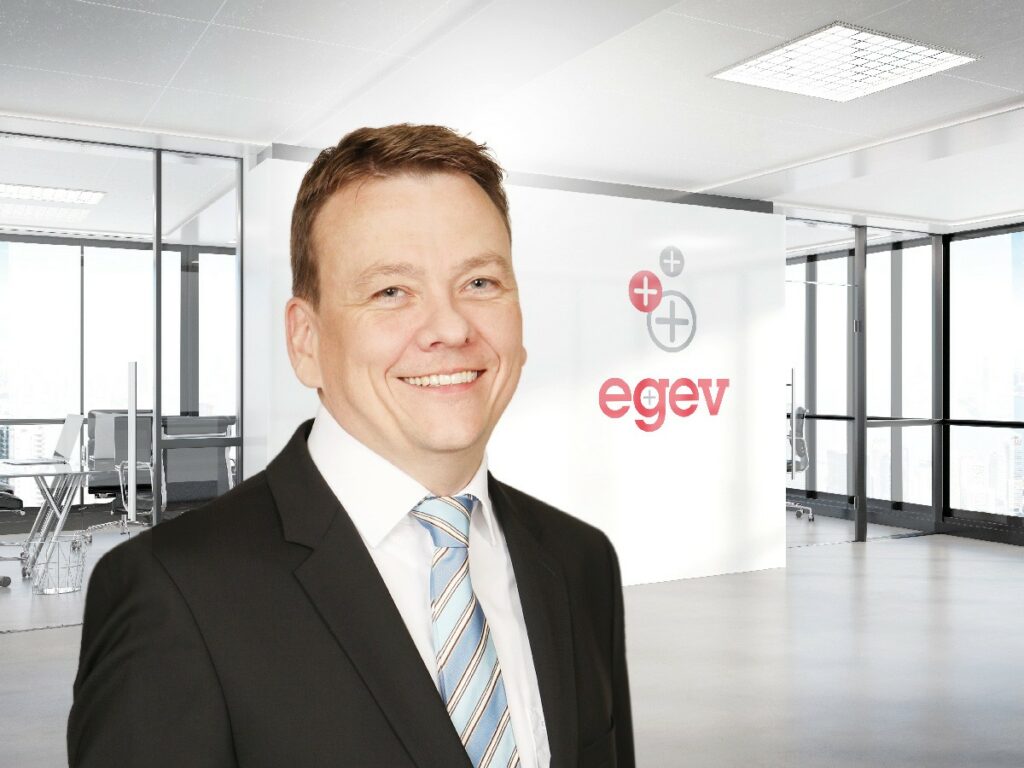 Langjährige Expertise im Kauf und Verkauf von Unternehmen: egev Geschäftsführer Knut Ropte (© egev.hamburg)