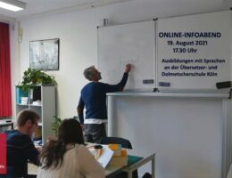 Im Unterricht an der Übersetzer- und Dolmetschersschule Köln  (© RBZ Köln)