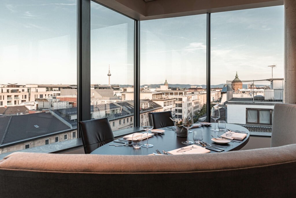 Sterneküche bei einem außergewöhnlichen Ausblick über Mannheim genießen