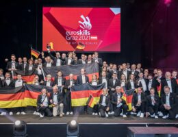 Große Freude beim Team Germany nach der Siegerehrung der EuroSkills Graz 2021
