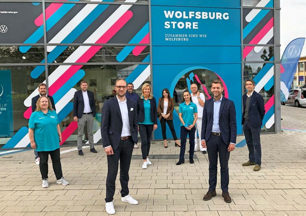 WMG feiert mit Kooperationspartnern die offizielle Eröffnung des Wolfsburg Stores (© WMG Wolfsburg)