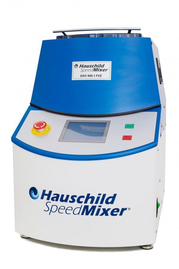 Hauschild SpeedMixer® mischt in wenigen Minuten homogene Slurry für Batterien (© Hauschild Engineering)