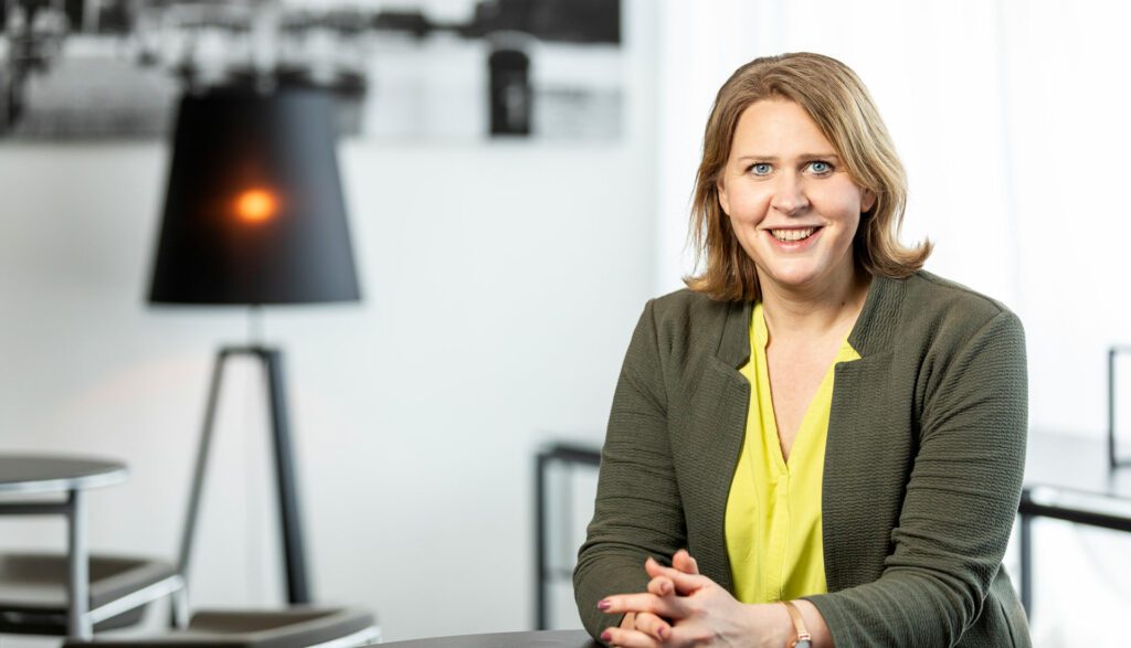 Jutta Reichelt über das Selbstorganisations-Spannungsfeld zwischen Teams und dem Management.