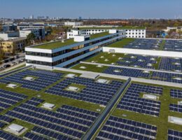 Auf dem Centro Tesoro hat das Unternehmen die größte innerstädtische Aufdach-Solaranlage realisiert (c) Schwaiger Group
