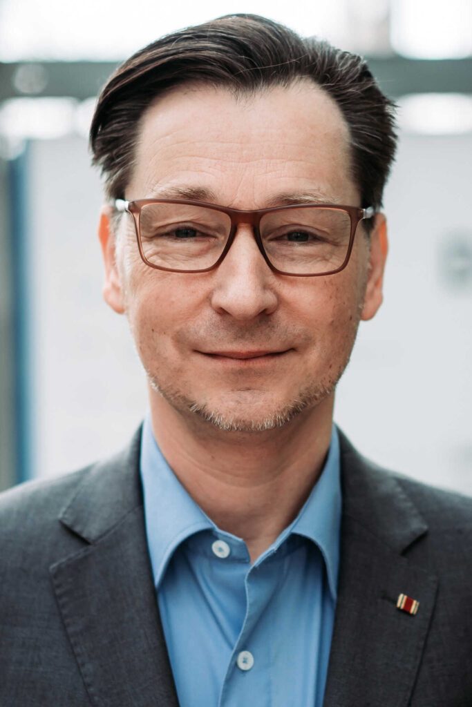 Honorarprofessor PhDr. Sven-David Müller