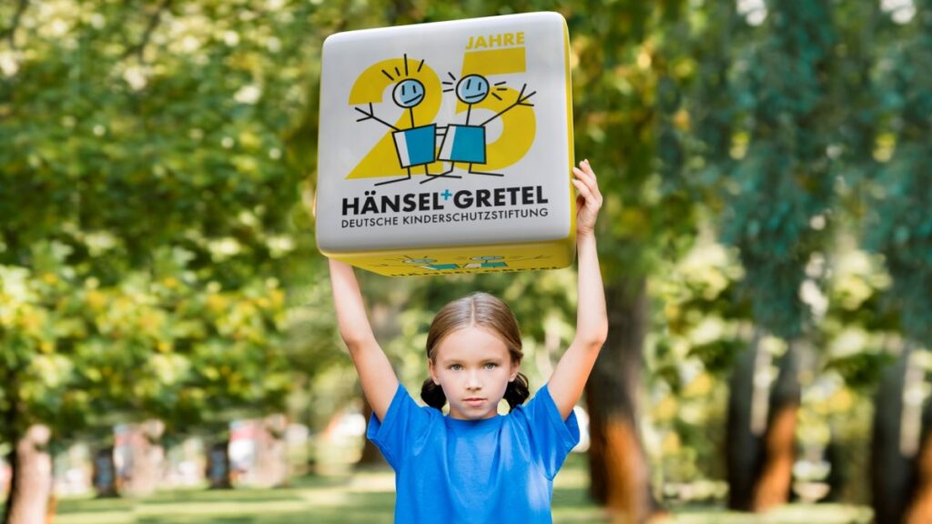 Kinderschutz vomKINDgedacht - 25 Jahre Deutsche Kinderschutzstiftung Hänsel+Gretel (© Shutterstock)