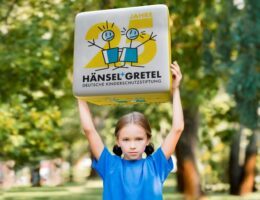 Kinderschutz vomKINDgedacht - 25 Jahre Deutsche Kinderschutzstiftung Hänsel+Gretel (© Shutterstock)