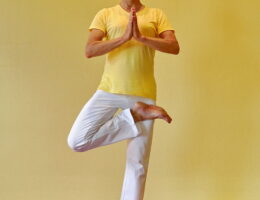 Das Gesundheitsforum Eningen laedt zum Yoga-Schnupperworkshop mit Stefan Jammer am 16. Juli ein