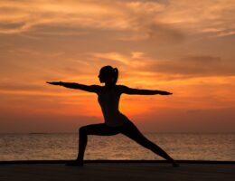 Entspannungs-Marathon zum Weltyogatag: im Kandima Maldives gibt es am 21. Juni gratis Yoga-Non-Stop
