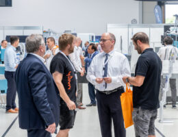 Intensive Fachgespräche standen im Mittelpunkt der FaMeta 2022 in Olching bei München (Bildquelle: CNC Outlet Center GmbH