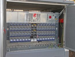 iONs: Das Innere einer intelligenten Ortsnetzstation von E.DIS. Sie erhöht die Versorgungssicherheit des Stromnetzes.