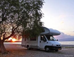 Wohnmobile und Caravan: Mit Klebstoffen spontan, flexibel und komfortabel auf Reisen
