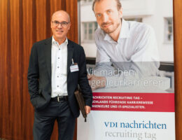 Ihr Karriereberater Hans Ulrich Gruber beim VDI nachrichten Recruiting Tag am 13. Oktober in Nürnberg.