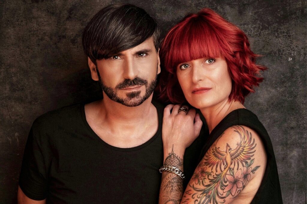 Das Deutsch-Pop Duo GLÜXKINDER - Sonja Kittel & Markus Lamers (© Foto: Lukas Gruenke)