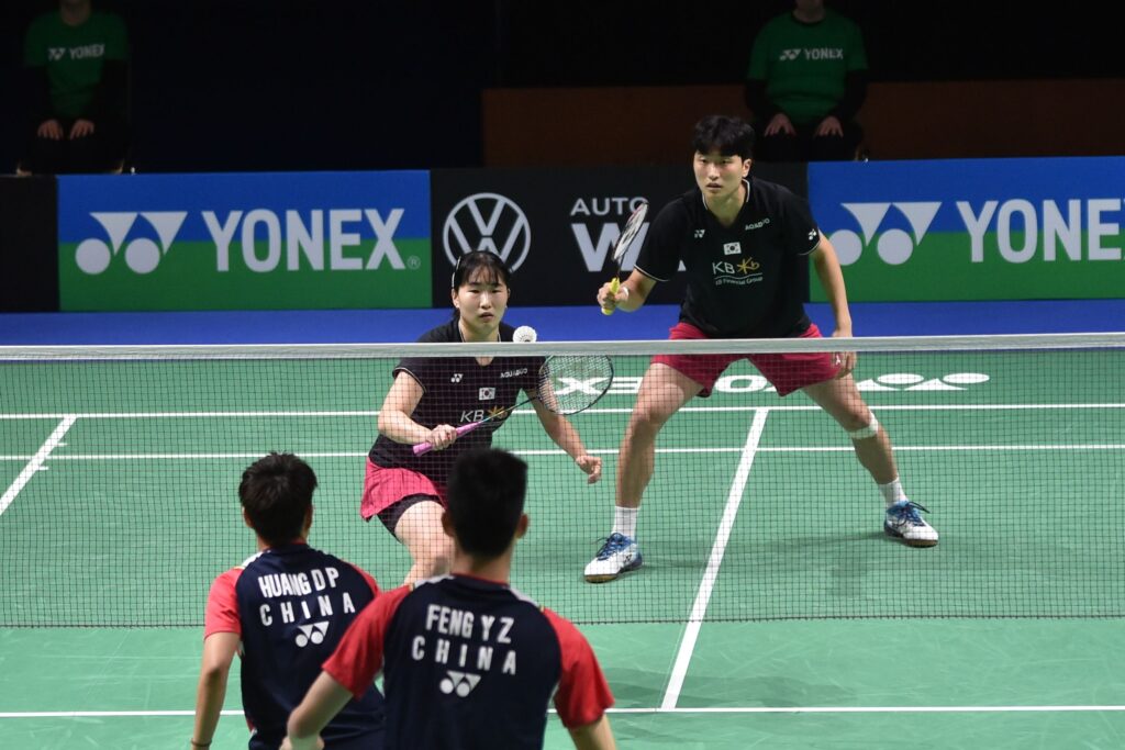 Die Chinesen Feng Yan Zhe und Huang Dong Ping dominierten das Mixed Double in Mülheim.